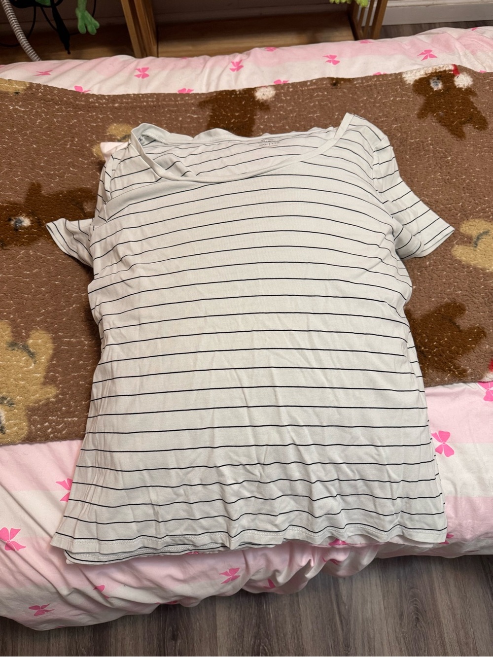 Old Navy White Short-Sleeve Tee with Black Stripes